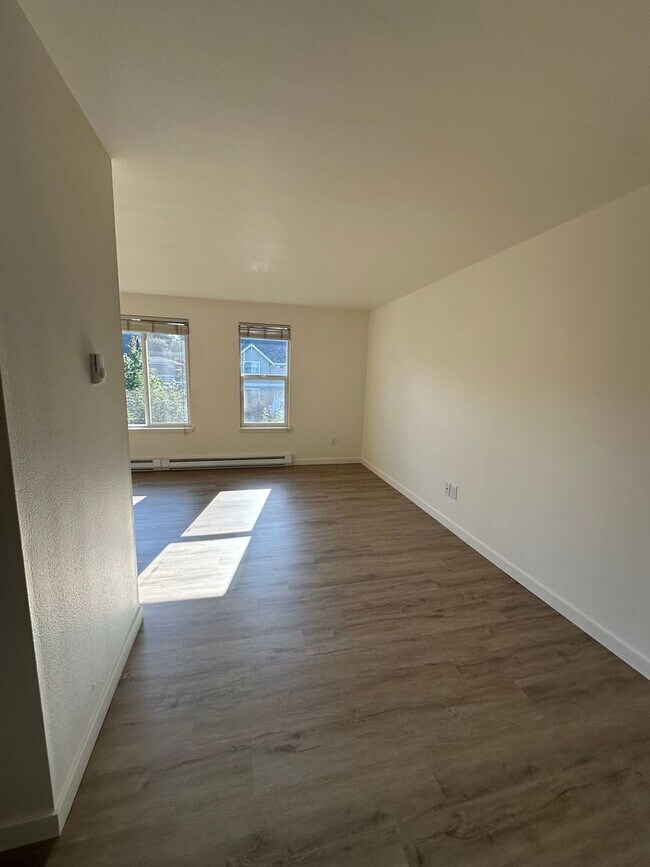 Interior Photo - Glacier Park Apartments
