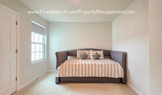 Building Photo - OUTSTANDING TOWNHOME IN LAKEWOOD RANCH! 3 ...