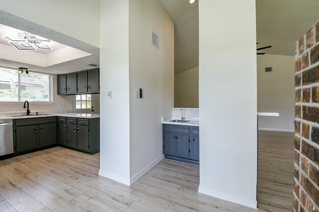 Building Photo - 23938 Spring Mill Ln