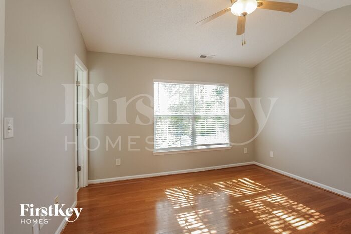 Building Photo - 5547 Mt Mansfield Rd