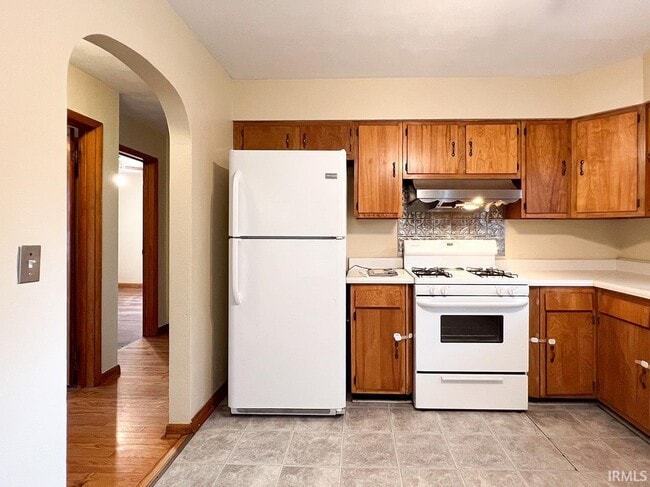 Building Photo - 4336 E 10th St