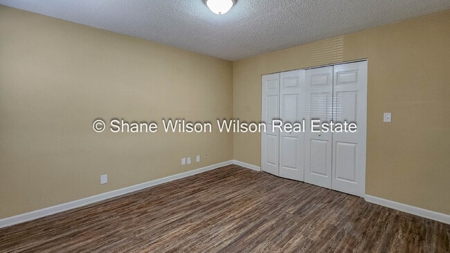 Building Photo - Charming 1-Bedroom Retreat at 804 1/2 Henderson Ave – Cozy Comfort in 700 Sq Ft.  Come schedule y...