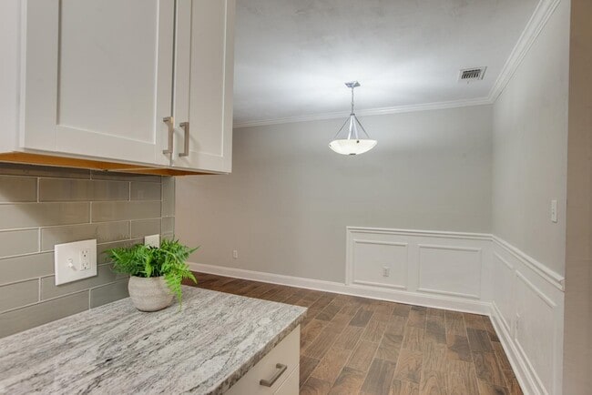 Building Photo - 2135 Victory Garden Ln