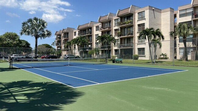 Building Photo - 13120 SW 92nd Ave