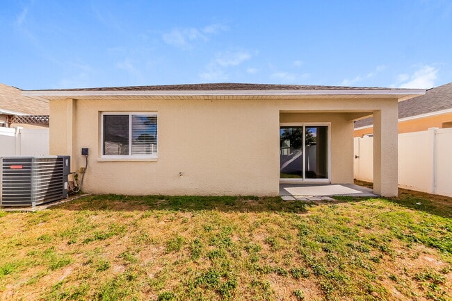 Building Photo - 11751 Lynmoor Dr