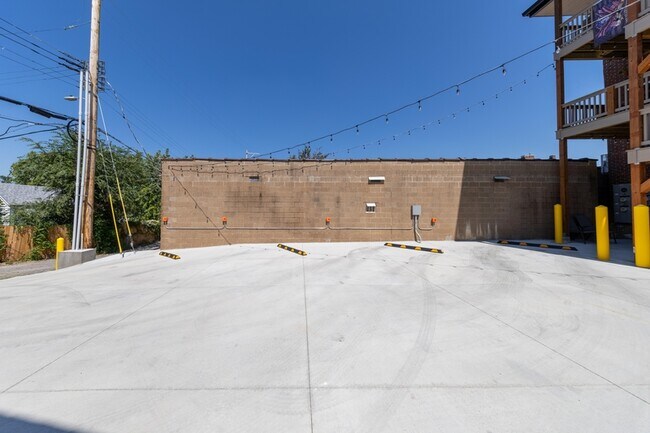Building Photo - 3233A Morgan Ford Rd