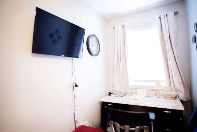 Building Photo - 2/2 Condo in Oxford