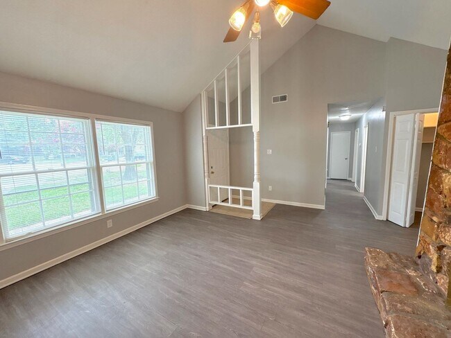 Building Photo - 4872 Burgess Cove
