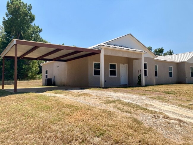 Primary Photo - 230 CR 122