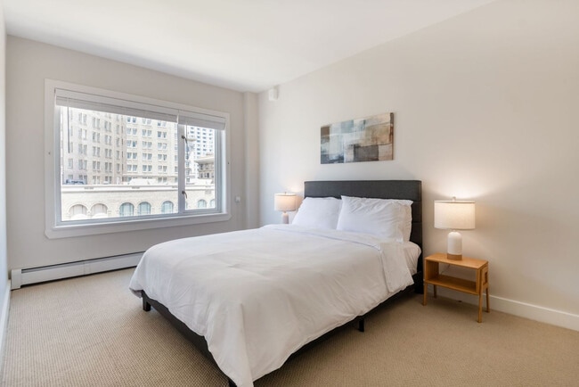 Building Photo - 899 Pine St