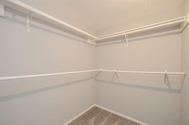 Building Photo - 48 Artesia
