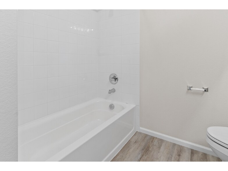 Building Photo - 983 Rustling St