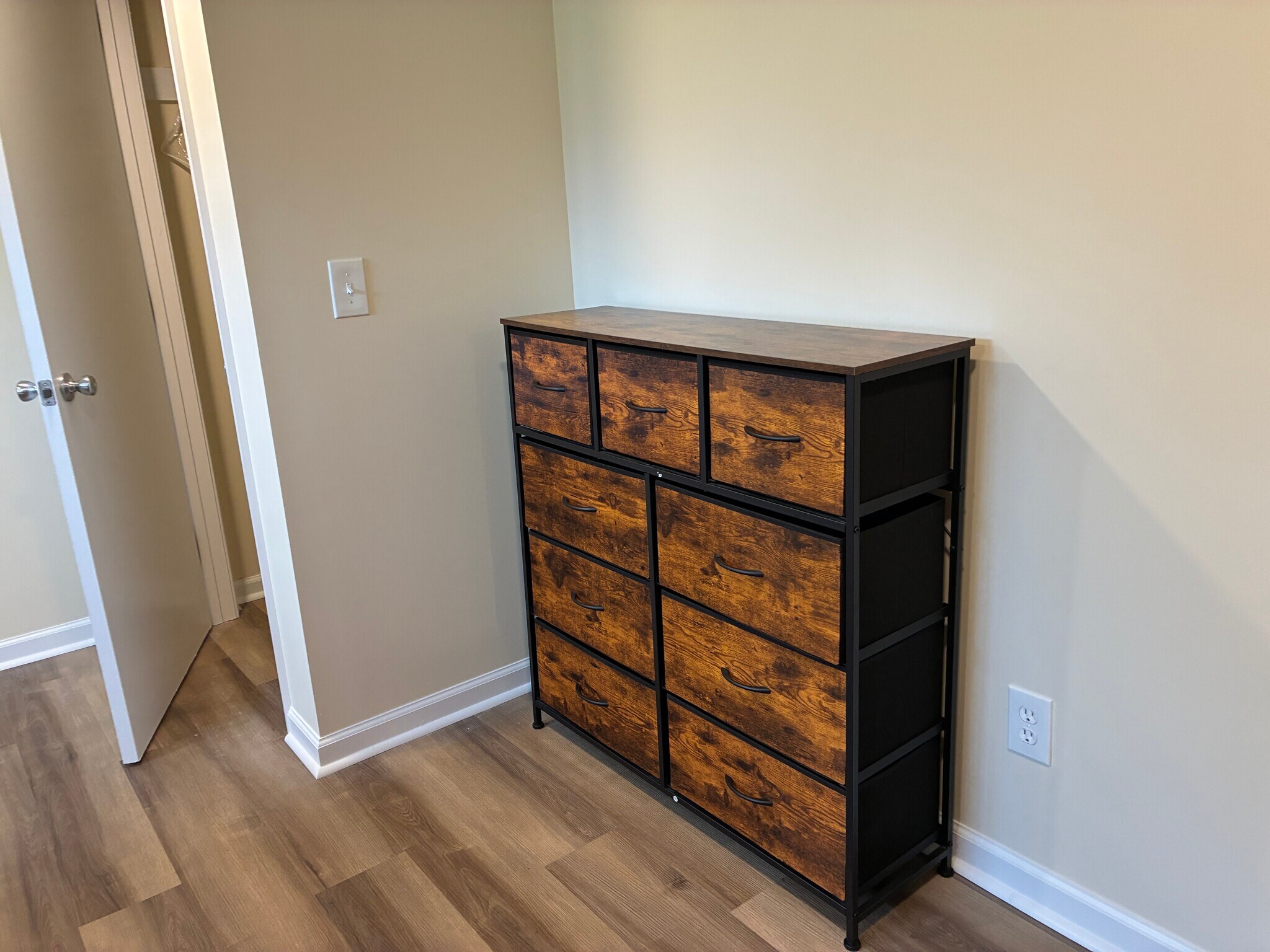 Building Photo - 1006 Willard Dr