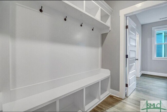 Building Photo - 421 Bear River Dr