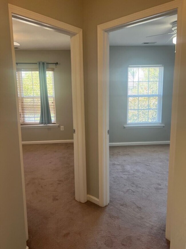 Building Photo - 8 Grosbeak Ln