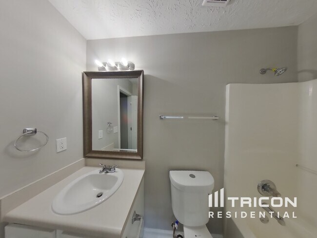 Building Photo - 1162 St Phillips Ct