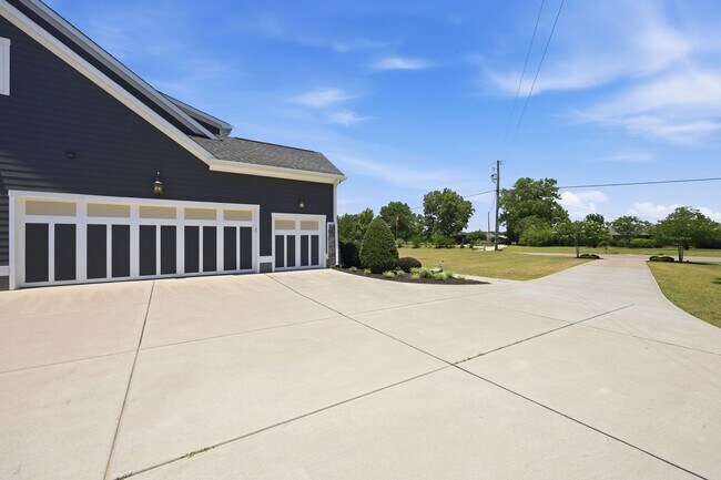 Building Photo - 3183 US-421