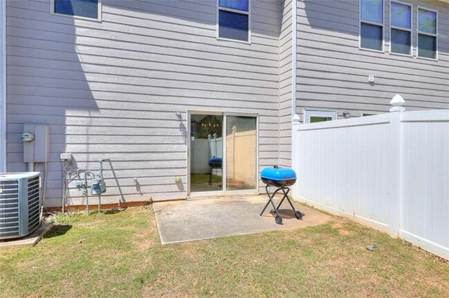 Building Photo - 2658 Avanti Way
