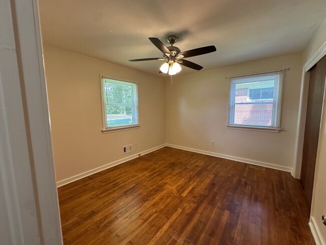 Building Photo - 1408 Dermott Ave