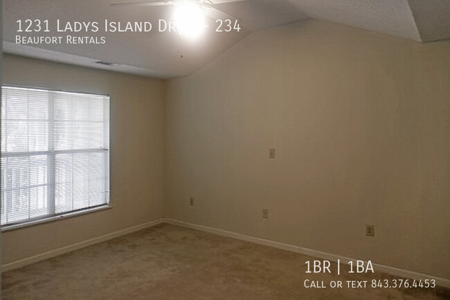 Building Photo - 1231 Ladys Island Dr