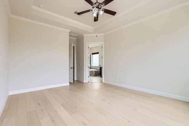 Building Photo - 10713 Lavon Bend
