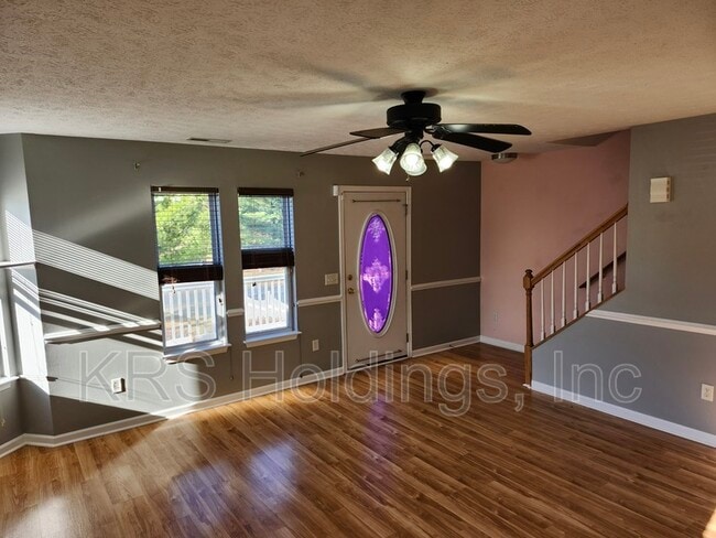 Building Photo - 1210 Victorian Village Dr
