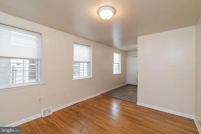 Building Photo - 1635 Fontain St