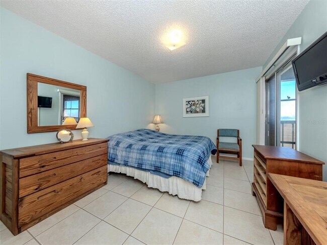 Building Photo - 217 Airport Ave W