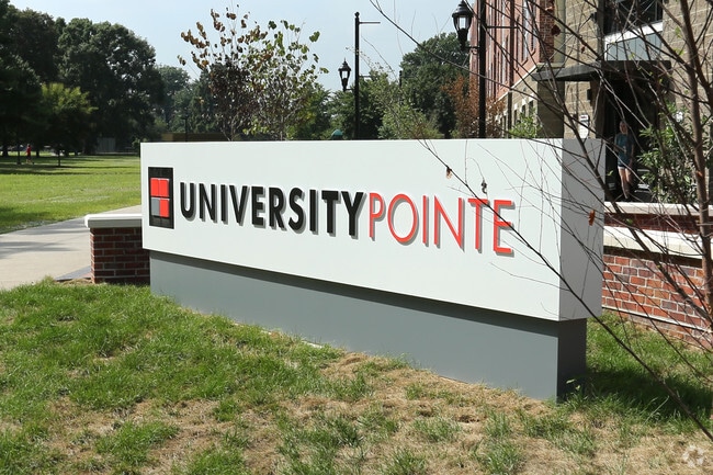Signage - University Pointe