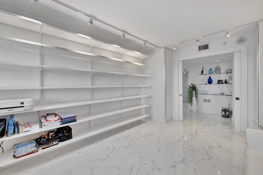 Building Photo - 1201 S Ocean Dr
