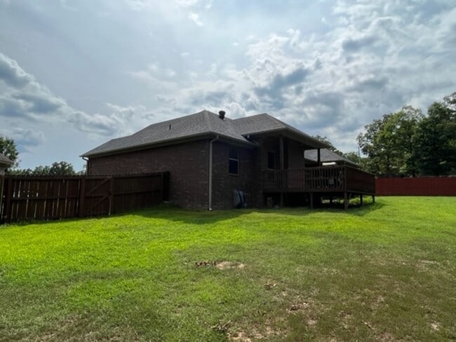 Building Photo - Nice Jacksonville Home Close to Little Roc...
