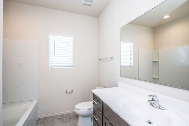 Building Photo - COMING SOON!! RECENTLY BUILT HOME IN MARICOPA!