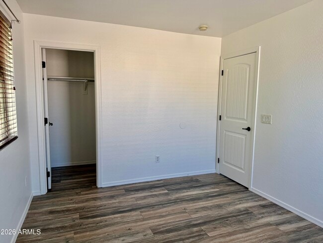 Building Photo - 3340 S Sunland Dr