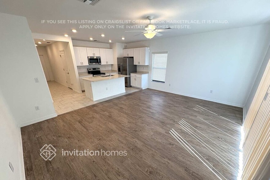 Building Photo - 2047 E Landings Wy