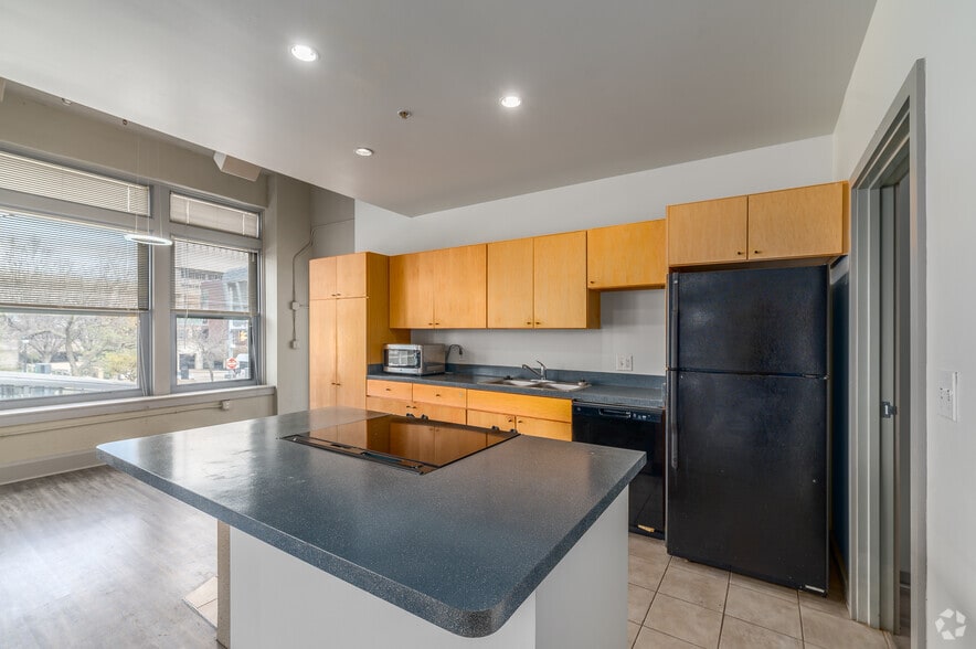 2BR, 2BA - 1,319SF - Kitchen - University Lofts