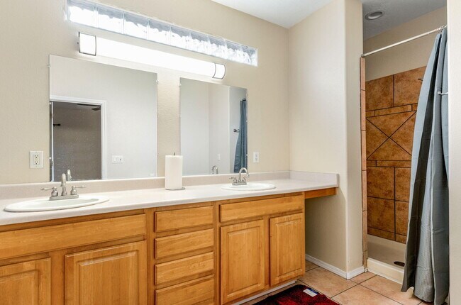 Building Photo - 1221 Paisano St NE