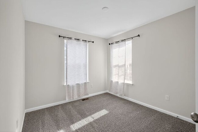 Building Photo - 8760 Mimosa Ave