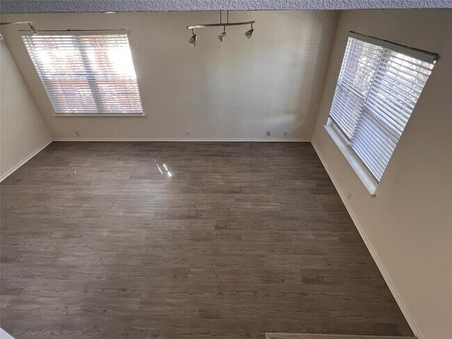 Building Photo - 1208 Heritage Hill Cove