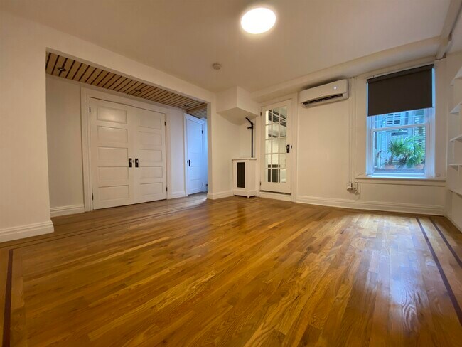Building Photo - 284 4th St
