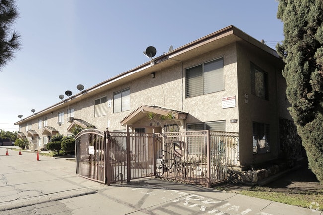 8806 - 8816 Artesia Blvd - 8808 Artesia