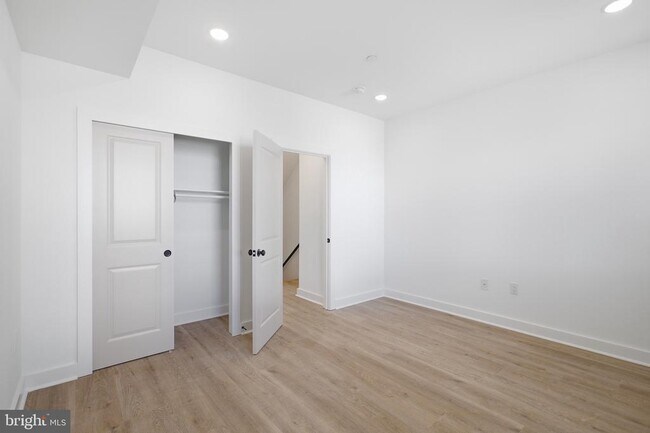Building Photo - 2126 N Percy St