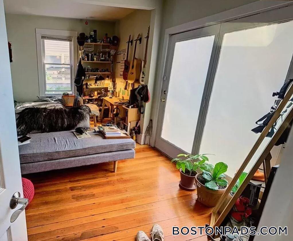 Building Photo - 231 Norfolk St