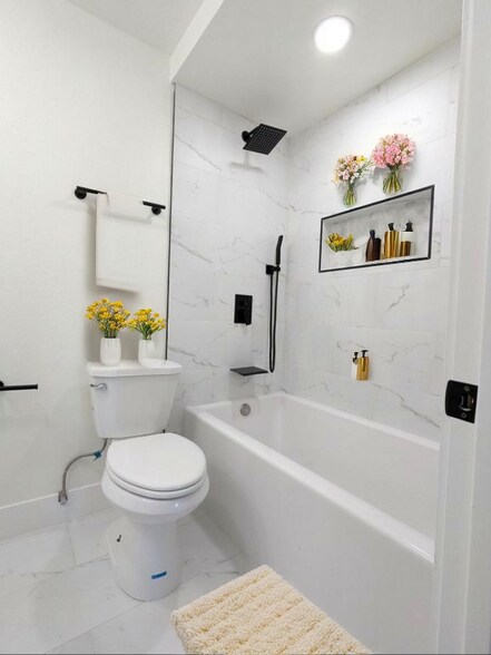 Building Photo - 16752 Bardon Ln