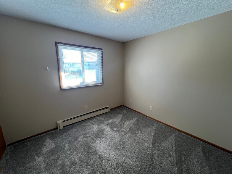 Building Photo - 2216 18 1/2 Ave NW