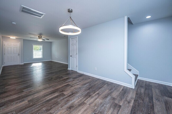 Building Photo - **COMPLETLEY RENOVATED** 4 Bed, 3 Bath Home In Summerville!!