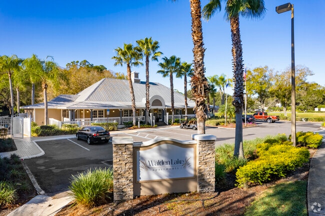 Leasing office - 1400 Plantation Blvd Plant City, FL 33566-1502 - Walden Lake