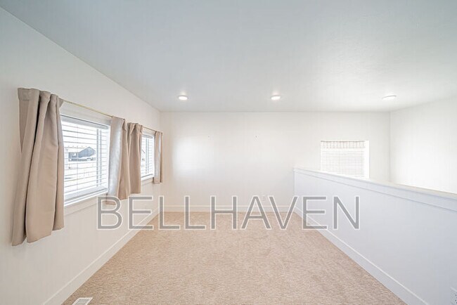 Building Photo - 667 S 2275 W