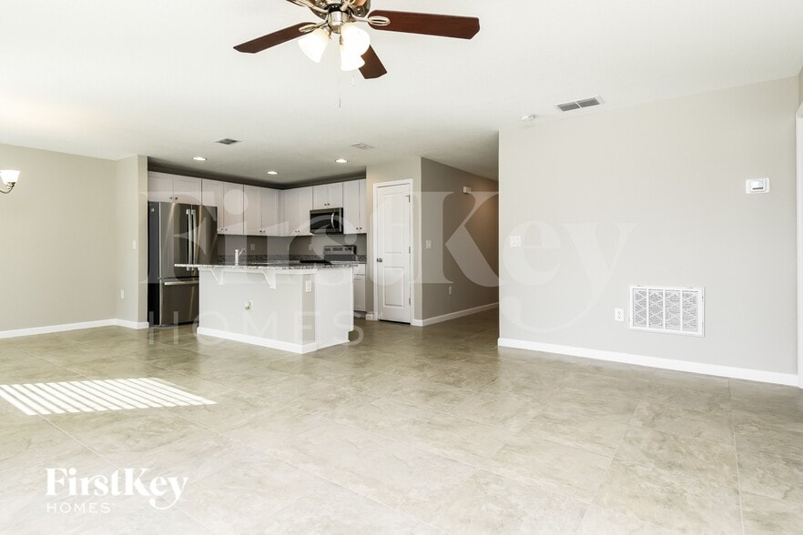 Building Photo - 453 Earhart Dr