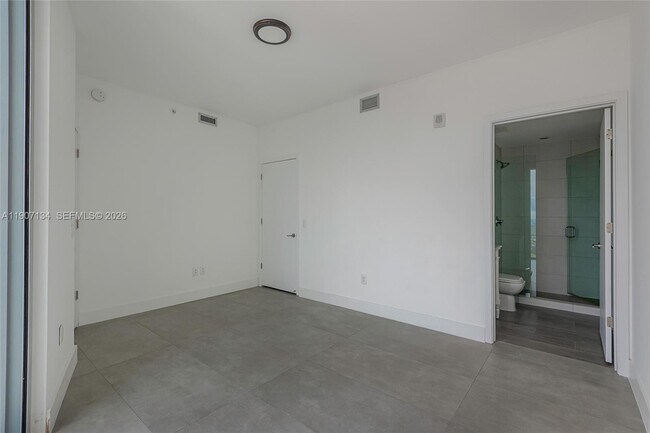 Building Photo - 2900 NE 7th Ave