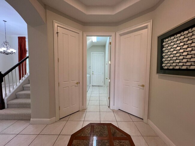 Building Photo - GORGEOUS SINGLE FAMILY HOME - PROPERTY  FU...